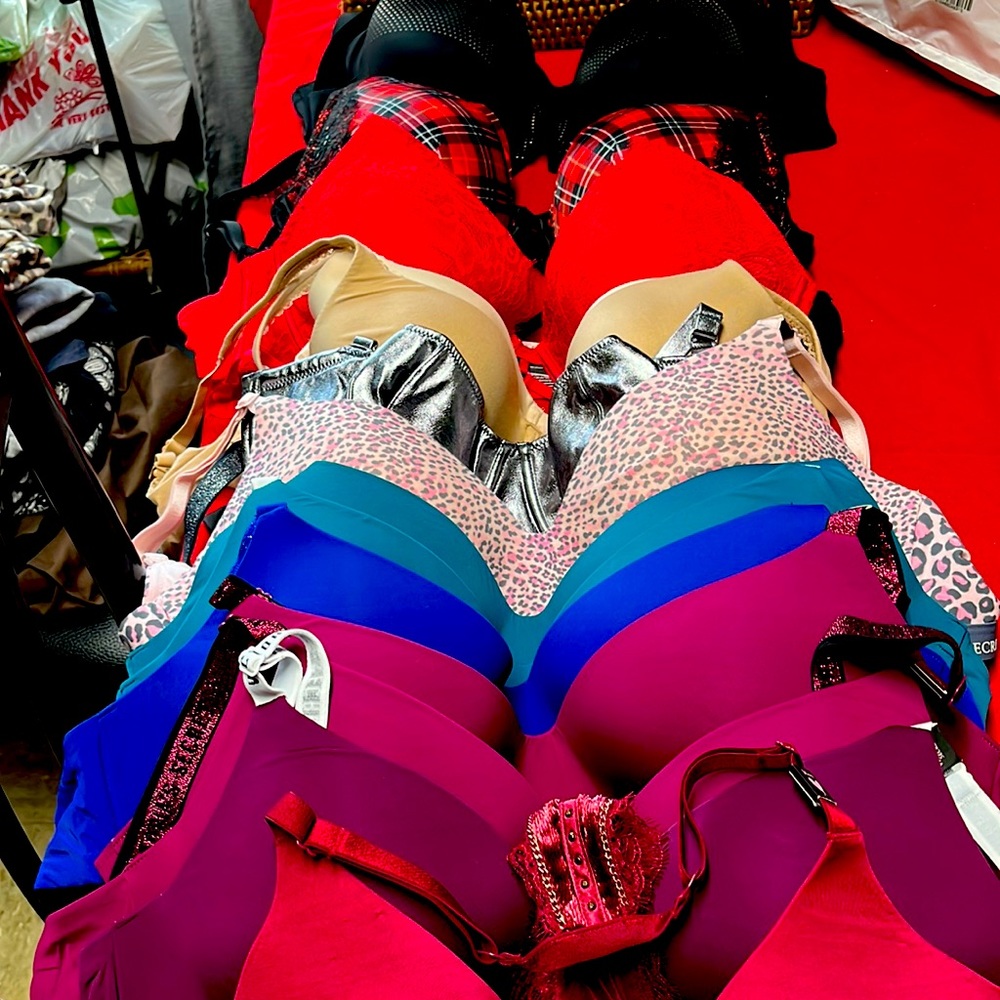 That brand is victoria secret and I have different colors and different sizes